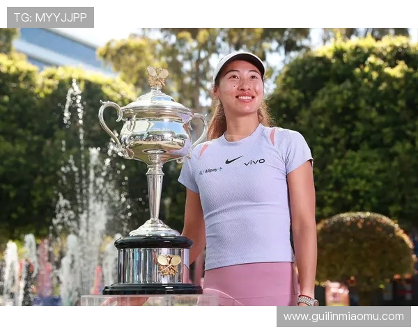 郑钦文复出首战出局 美球迷质疑其退役